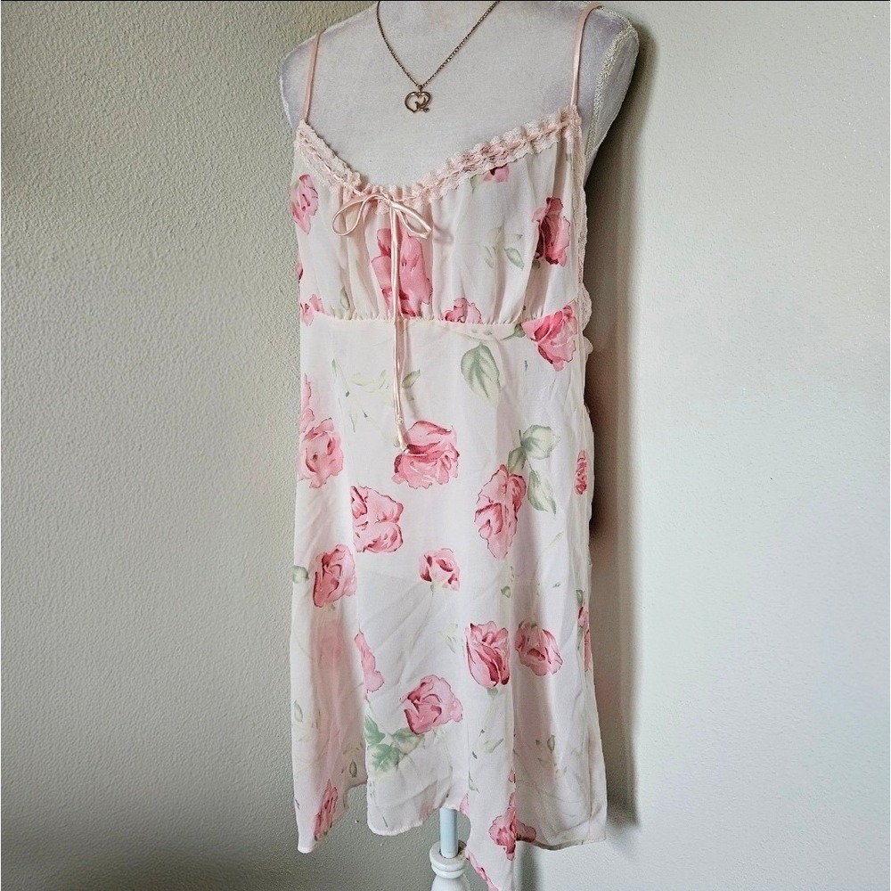 Vintage Cinema Etoile Pink Floral Chemise Nightgown